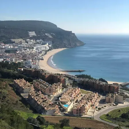 Ocean View Gem With Bbq & Walk To 10min-sesimbra Apartamento