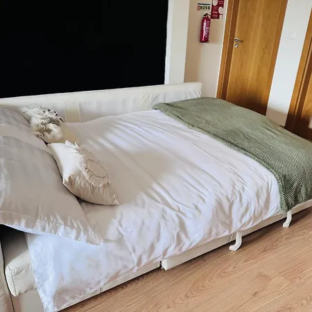 Ocean View Gem With Bbq & Walk To 10min-sesimbra *