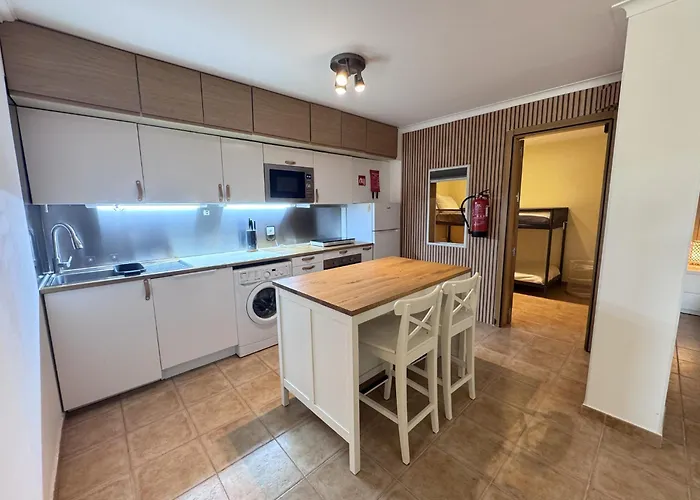 Ocean View Gem With Bbq & Walk To 10min-sesimbra